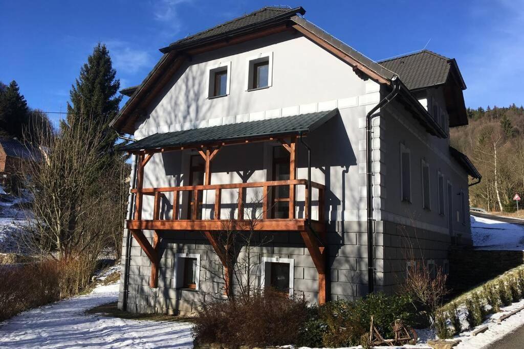 Villa Vykmanov Medenec المظهر الخارجي الصورة